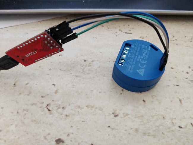 Shelly 1 module connected to USB